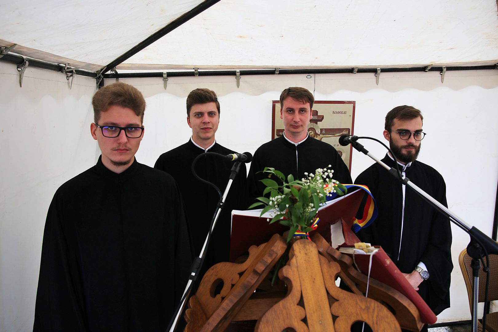 După 39 de ani, Biserica din Bărbătești primește haina luminoasă a sfințirii