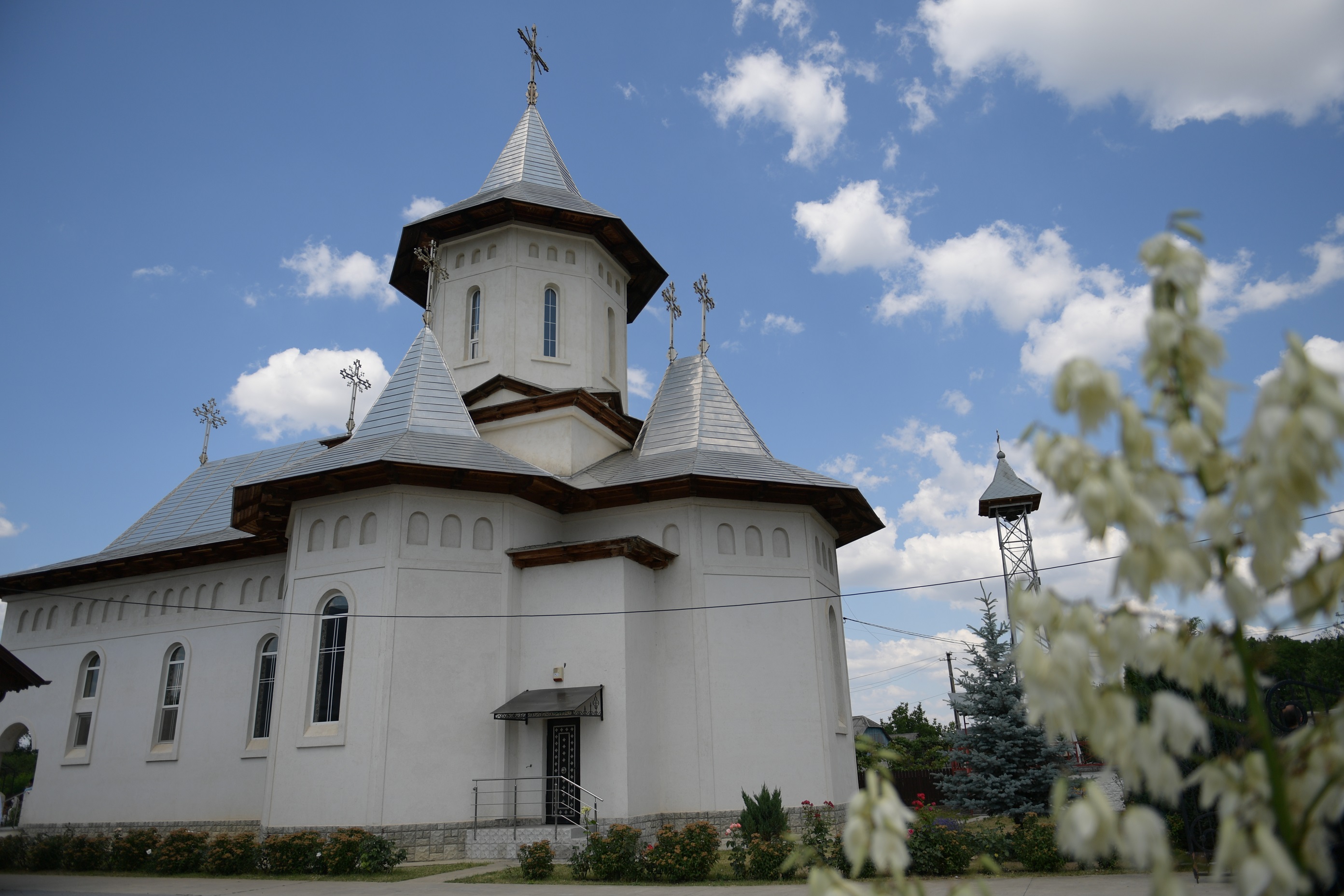Distincția de vrednicie „Crucea Sfântul Ierarh Iosif cel Milostiv”, dăruită pentru prima dată unui cleric din cadrul Arhiepiscopiei Iașilor Distincția de vrednicie „Crucea Sfântul Ierarh Iosif cel Milostiv”, dăruită pentru prima dată unui cleric din cadrul Arhiepiscopiei Iașilor