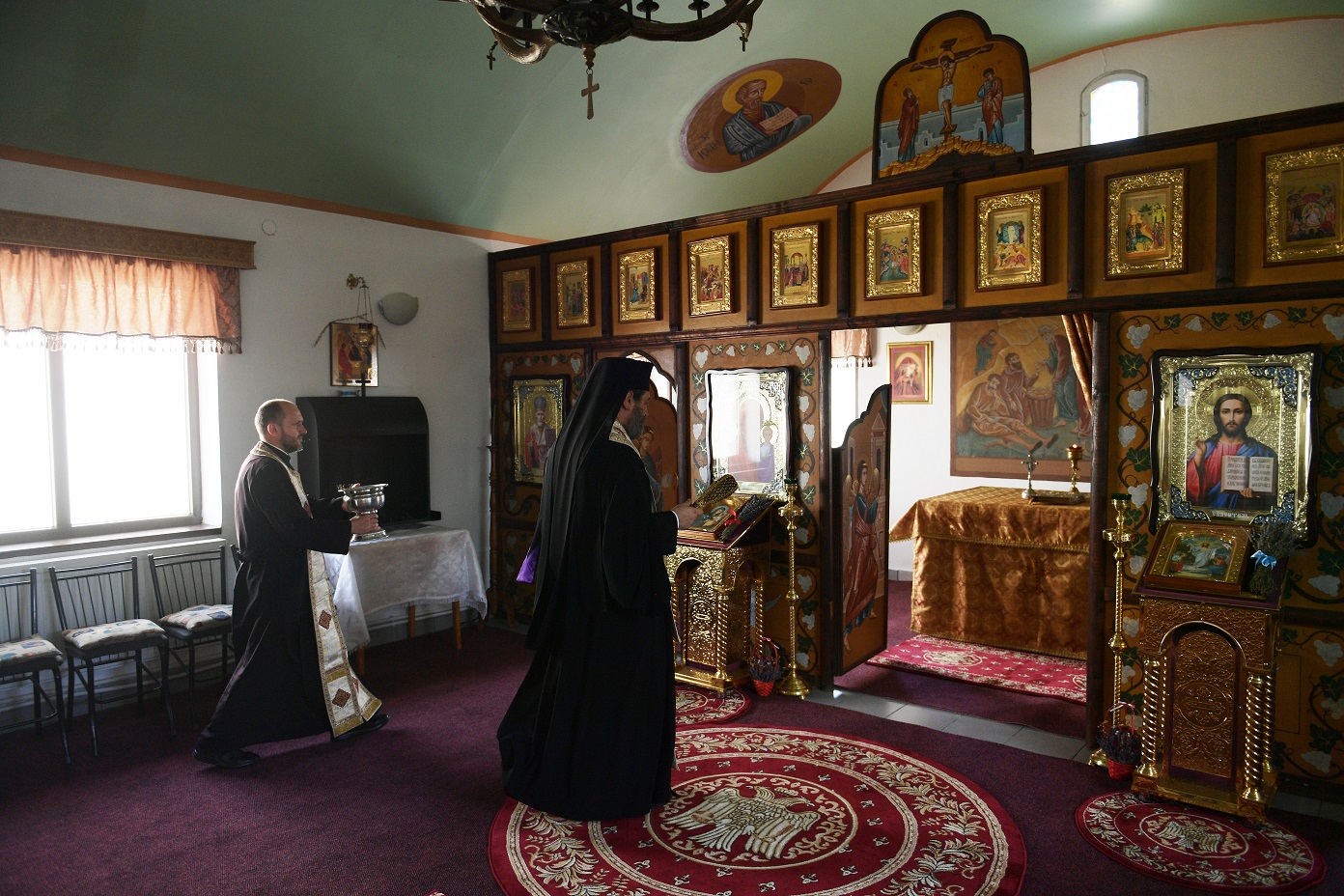Distincția de vrednicie „Crucea Sfântul Ierarh Iosif cel Milostiv”, dăruită pentru prima dată unui cleric din cadrul Arhiepiscopiei Iașilor Distincția de vrednicie „Crucea Sfântul Ierarh Iosif cel Milostiv”, dăruită pentru prima dată unui cleric din cadrul Arhiepiscopiei Iașilor