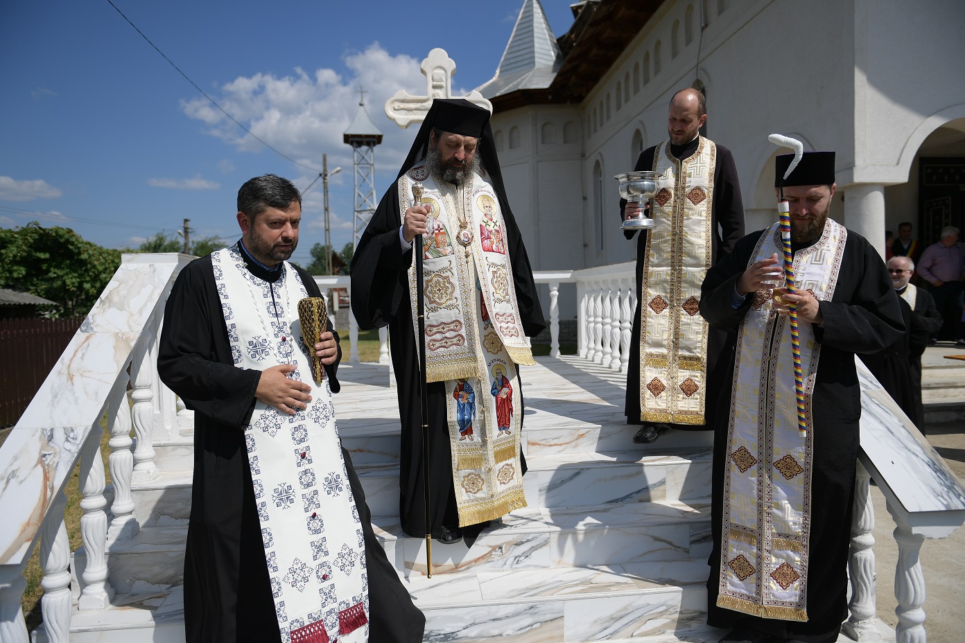 Distincția de vrednicie „Crucea Sfântul Ierarh Iosif cel Milostiv”, dăruită pentru prima dată unui cleric din cadrul Arhiepiscopiei Iașilor Distincția de vrednicie „Crucea Sfântul Ierarh Iosif cel Milostiv”, dăruită pentru prima dată unui cleric din cadrul Arhiepiscopiei Iașilor