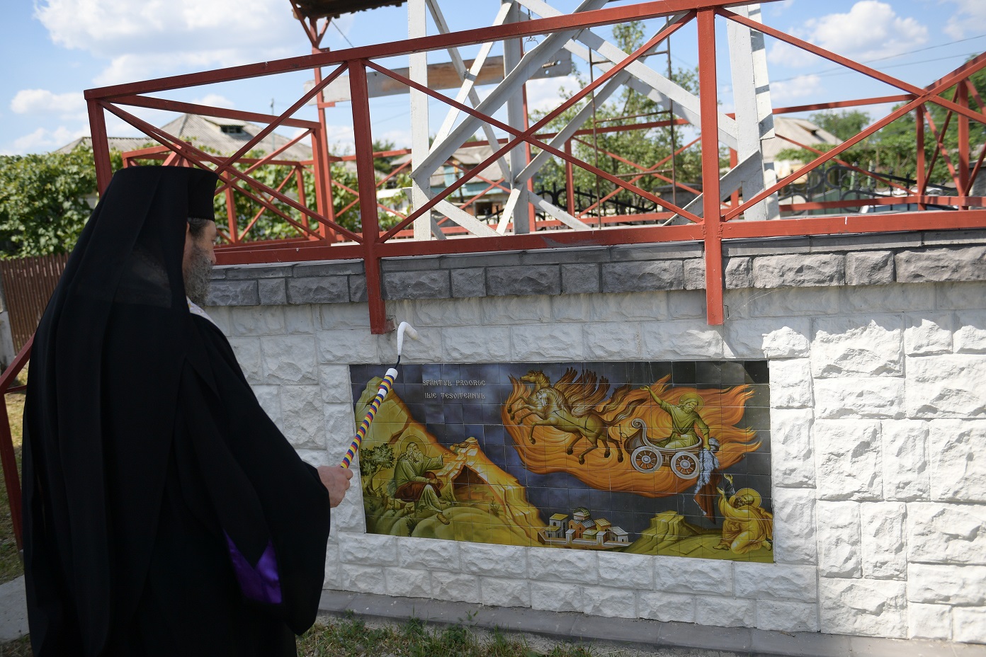 Distincția de vrednicie „Crucea Sfântul Ierarh Iosif cel Milostiv”, dăruită pentru prima dată unui cleric din cadrul Arhiepiscopiei Iașilor Distincția de vrednicie „Crucea Sfântul Ierarh Iosif cel Milostiv”, dăruită pentru prima dată unui cleric din cadrul Arhiepiscopiei Iașilor