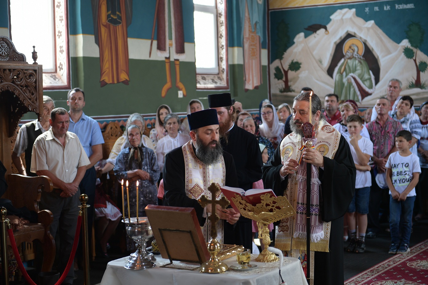 Distincția de vrednicie „Crucea Sfântul Ierarh Iosif cel Milostiv”, dăruită pentru prima dată unui cleric din cadrul Arhiepiscopiei Iașilor Distincția de vrednicie „Crucea Sfântul Ierarh Iosif cel Milostiv”, dăruită pentru prima dată unui cleric din cadrul Arhiepiscopiei Iașilor