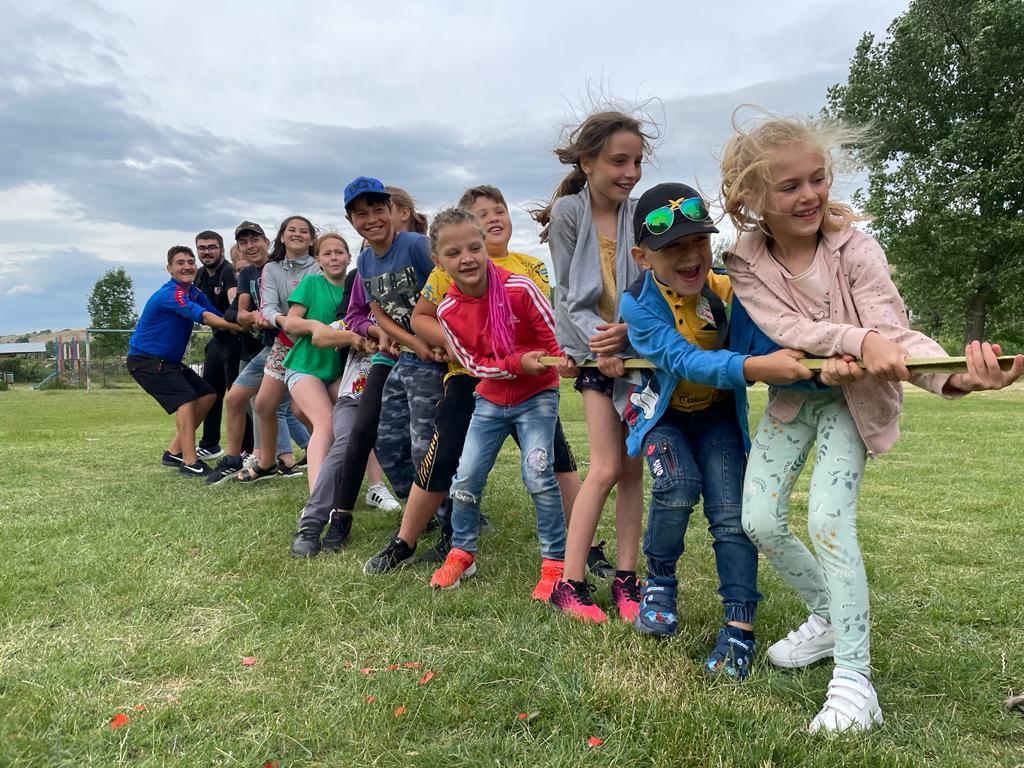 Proiectul eparhial de tabere rurale „Copilărie și credință” 2022 continuă în Episcopia Hușilor