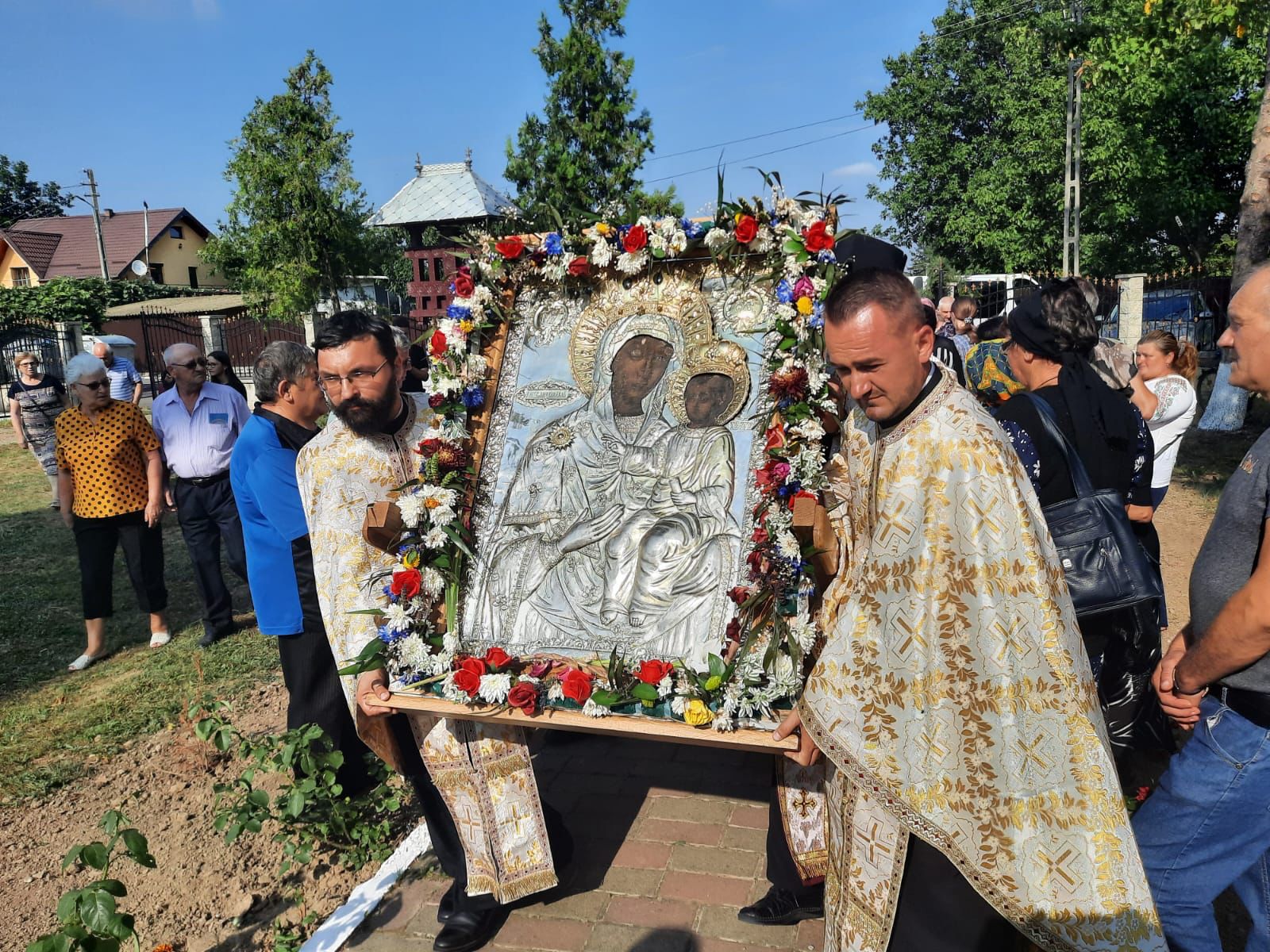 Icoana făcătoare de minuni de la Trifești a poposit în Parohia Berești-Bistrița I