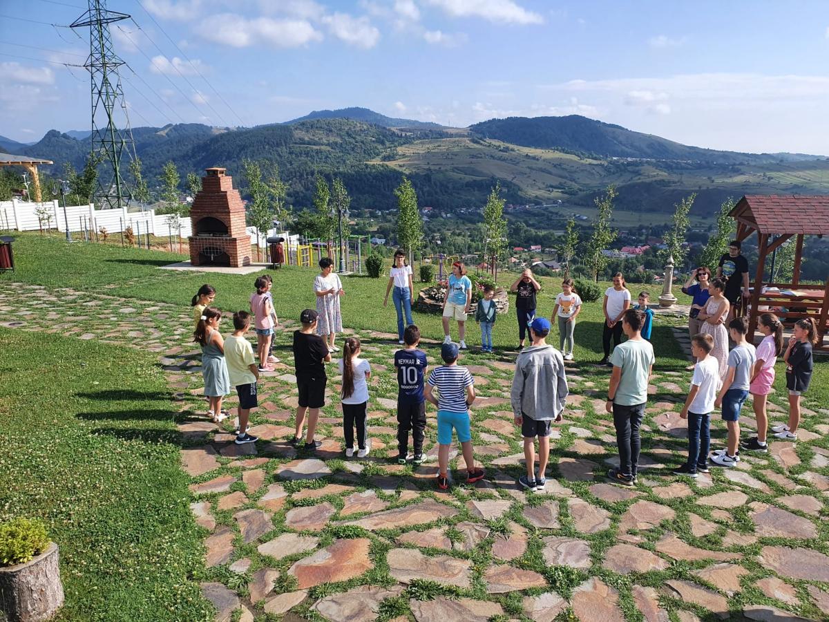 Școală de vară, în Parohia „Sfântul Nicolae” din Moinești