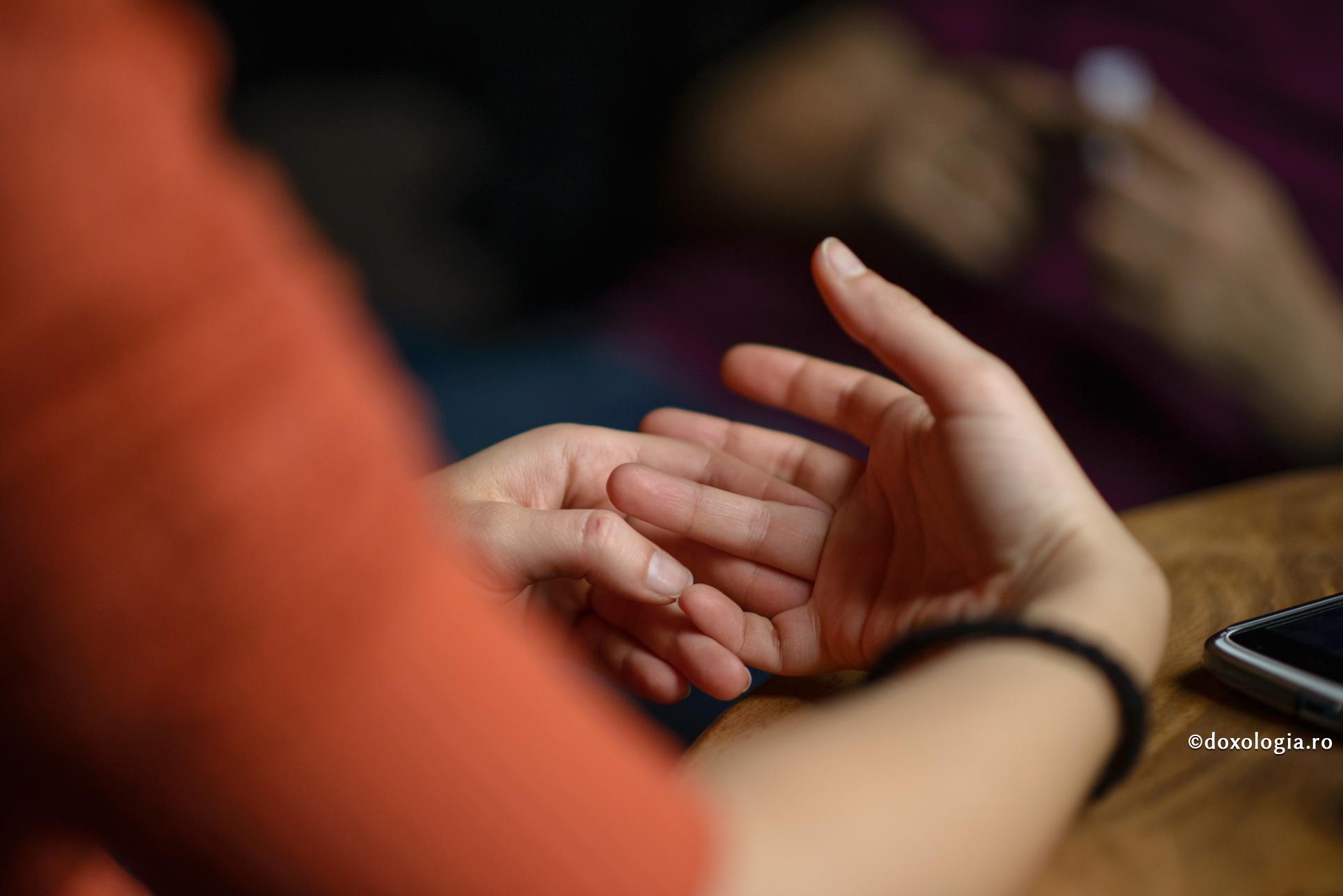 Să ne ferim de vorbirile nefolositoare