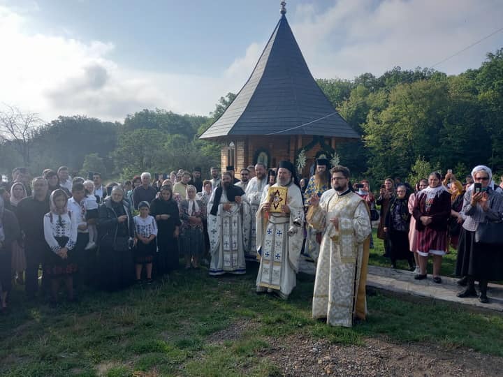 PS Antonie a slujit la hramul Mănăstirii Cozancea, județul Botoșani