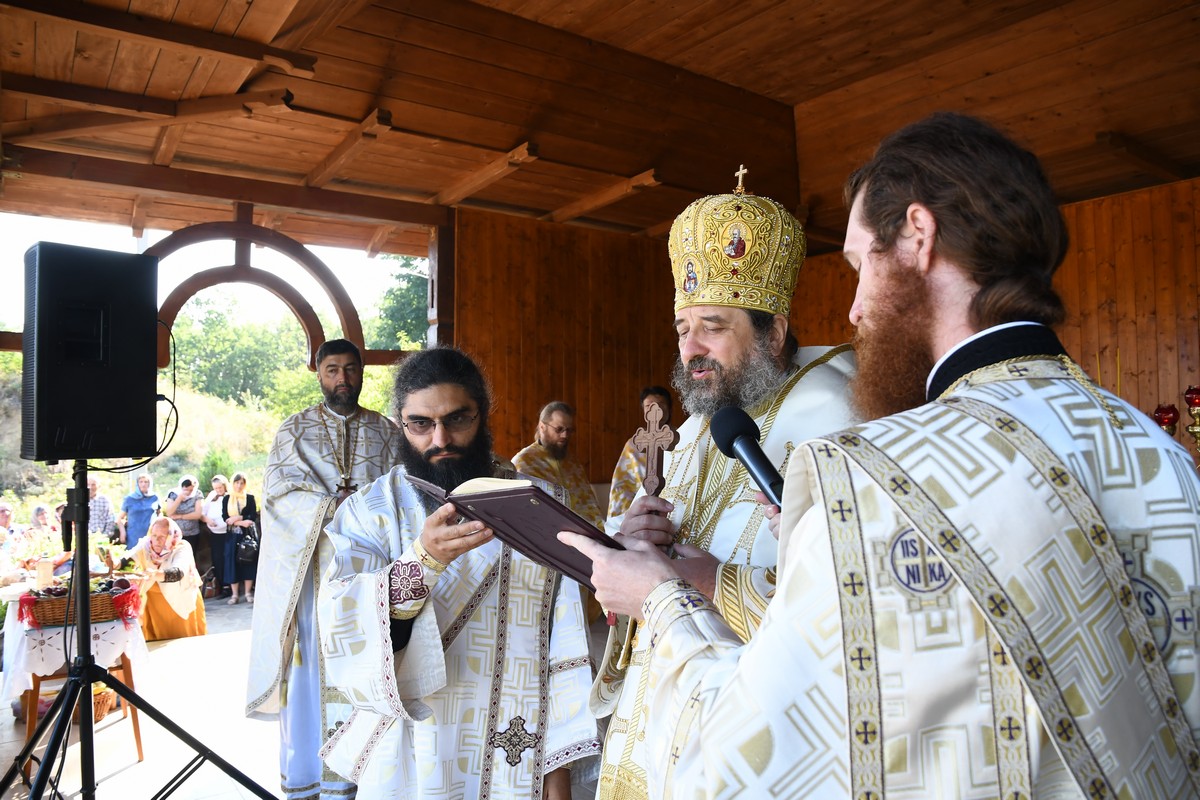 Liturghie arhierească la hramul Mănăstirii Sângeap-Basaraba