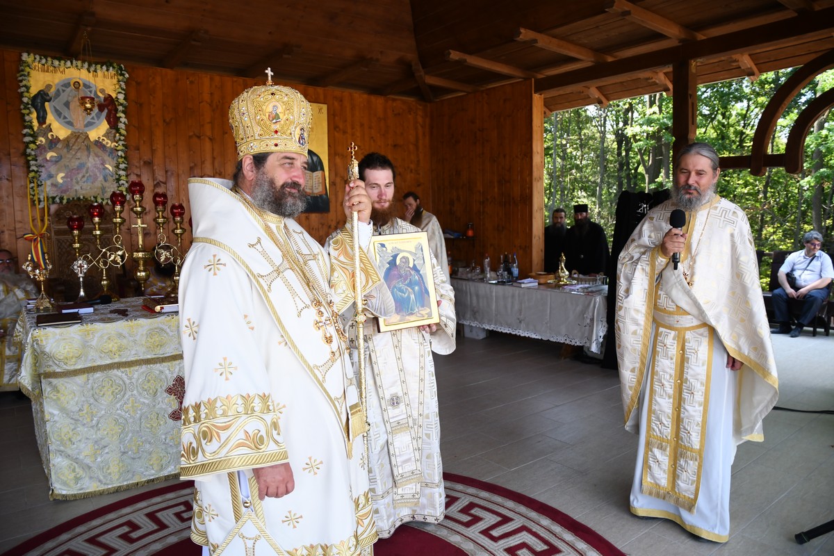 Liturghie arhierească la hramul Mănăstirii Sângeap-Basaraba