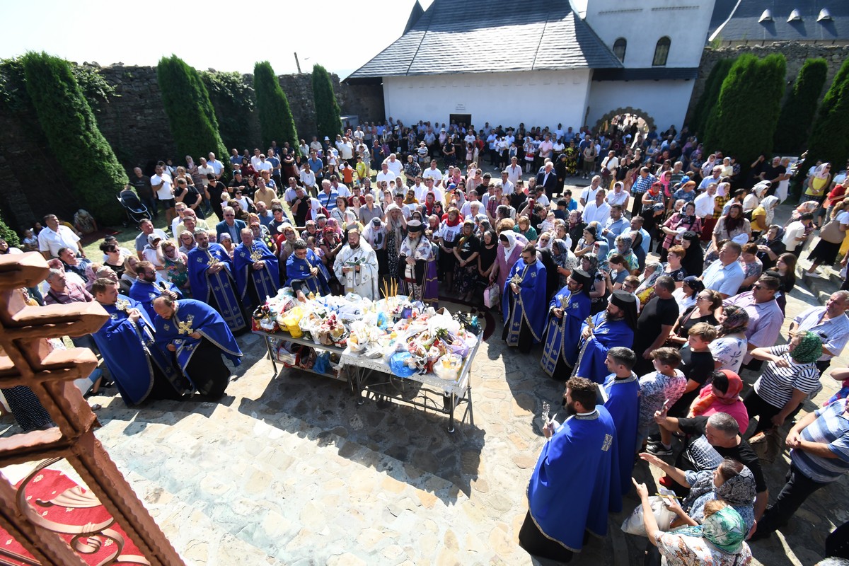 PS Antonie, Episcop de Bălți, a slujit Taina Sfântului Maslu la Mănăstirea Hadâmbu