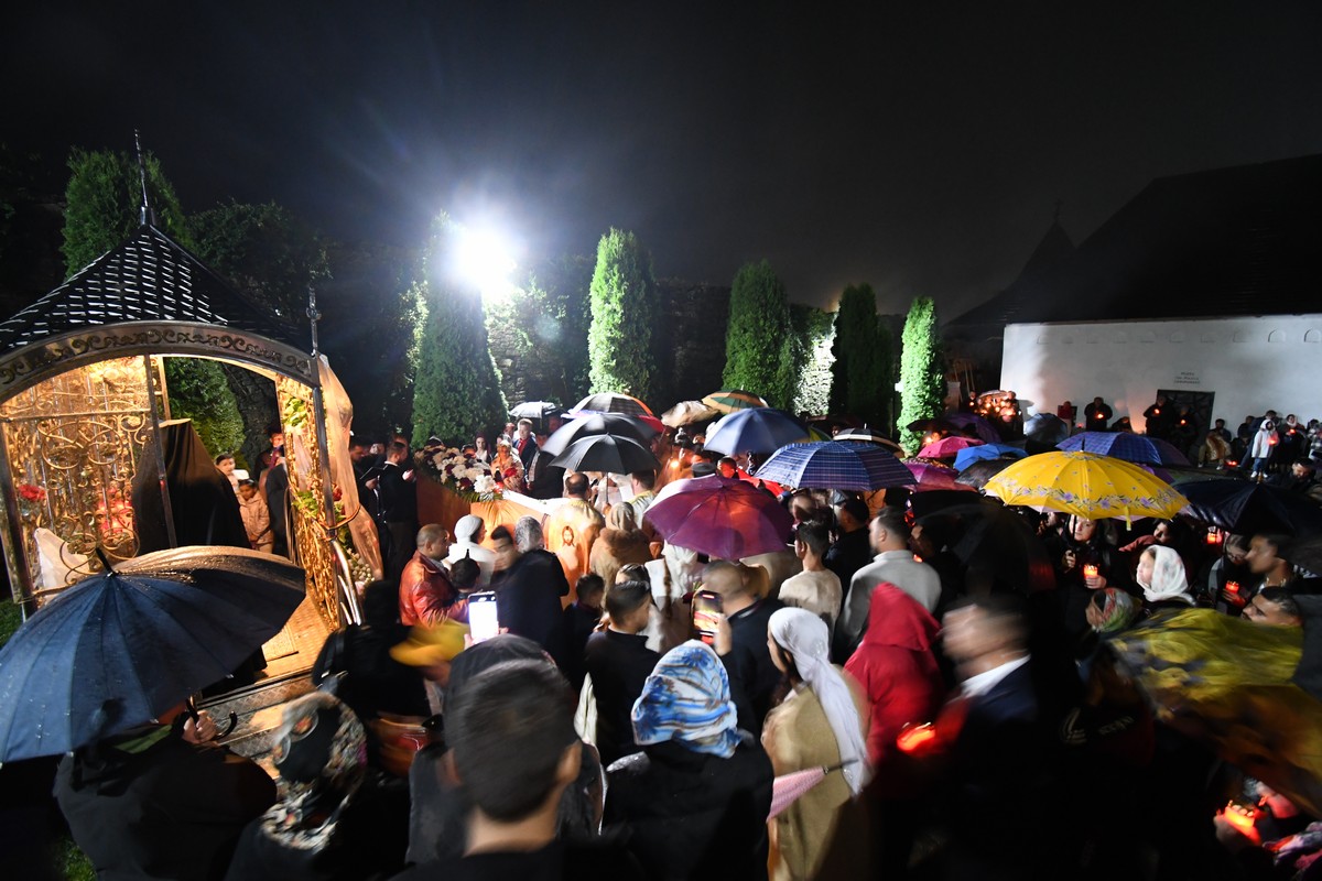 Praznicul Adormirii Maicii Domnului la Mănăstirea Hadâmbu Praznicul Adormirii Maicii Domnului la Mănăstirea Hadâmbu
