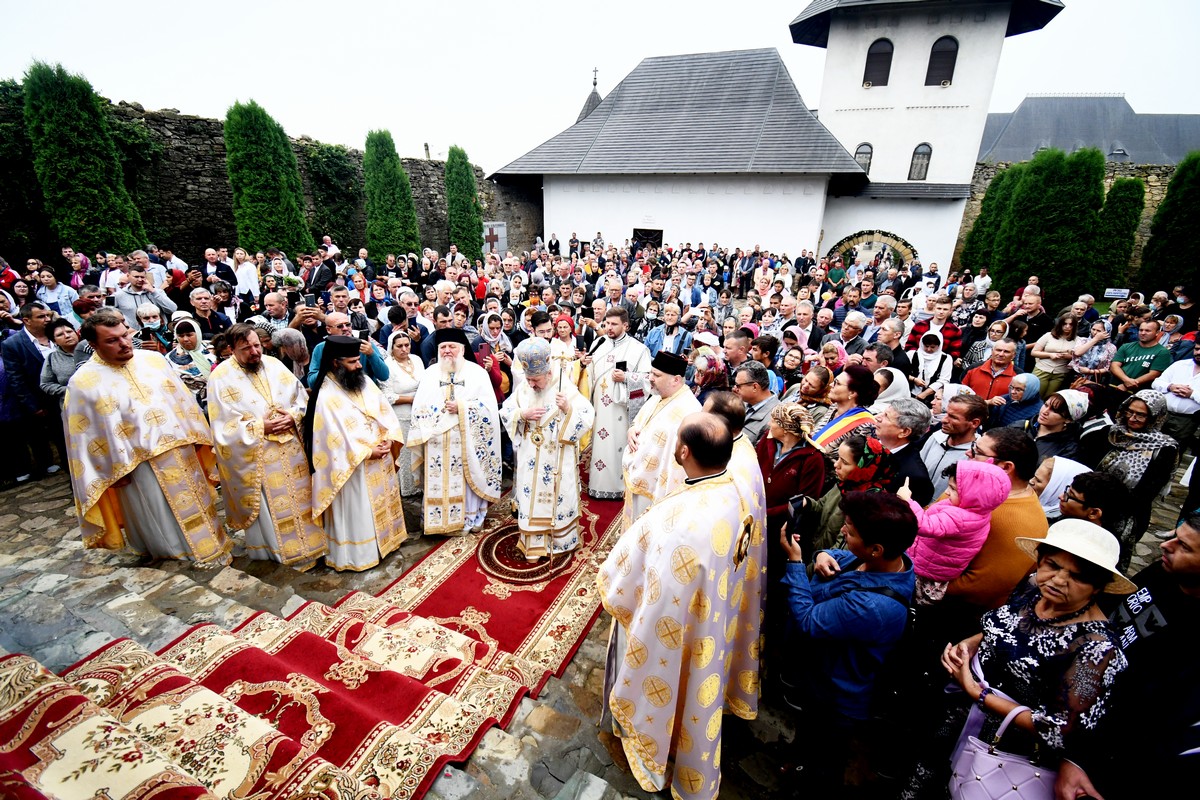 Praznicul Adormirii Maicii Domnului la Mănăstirea Hadâmbu