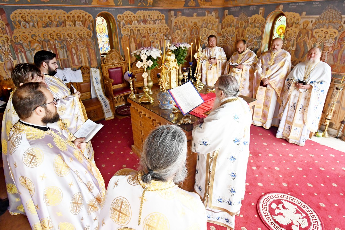 Praznicul Adormirii Maicii Domnului la Mănăstirea Hadâmbu Praznicul Adormirii Maicii Domnului la Mănăstirea Hadâmbu