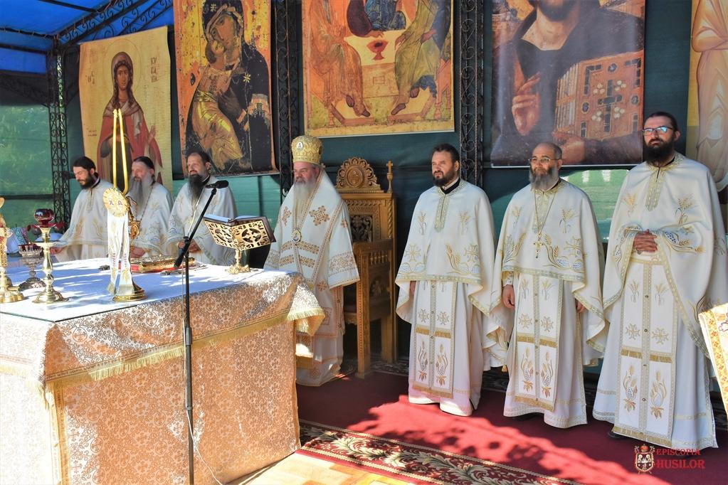 PS Ignatie: „Trupul și Sângele lui Hristos ne ajută să fim oameni liberi. Dacă vrem să avem viaţă, să ne împărtășim cât mai conștient și cât mai des”