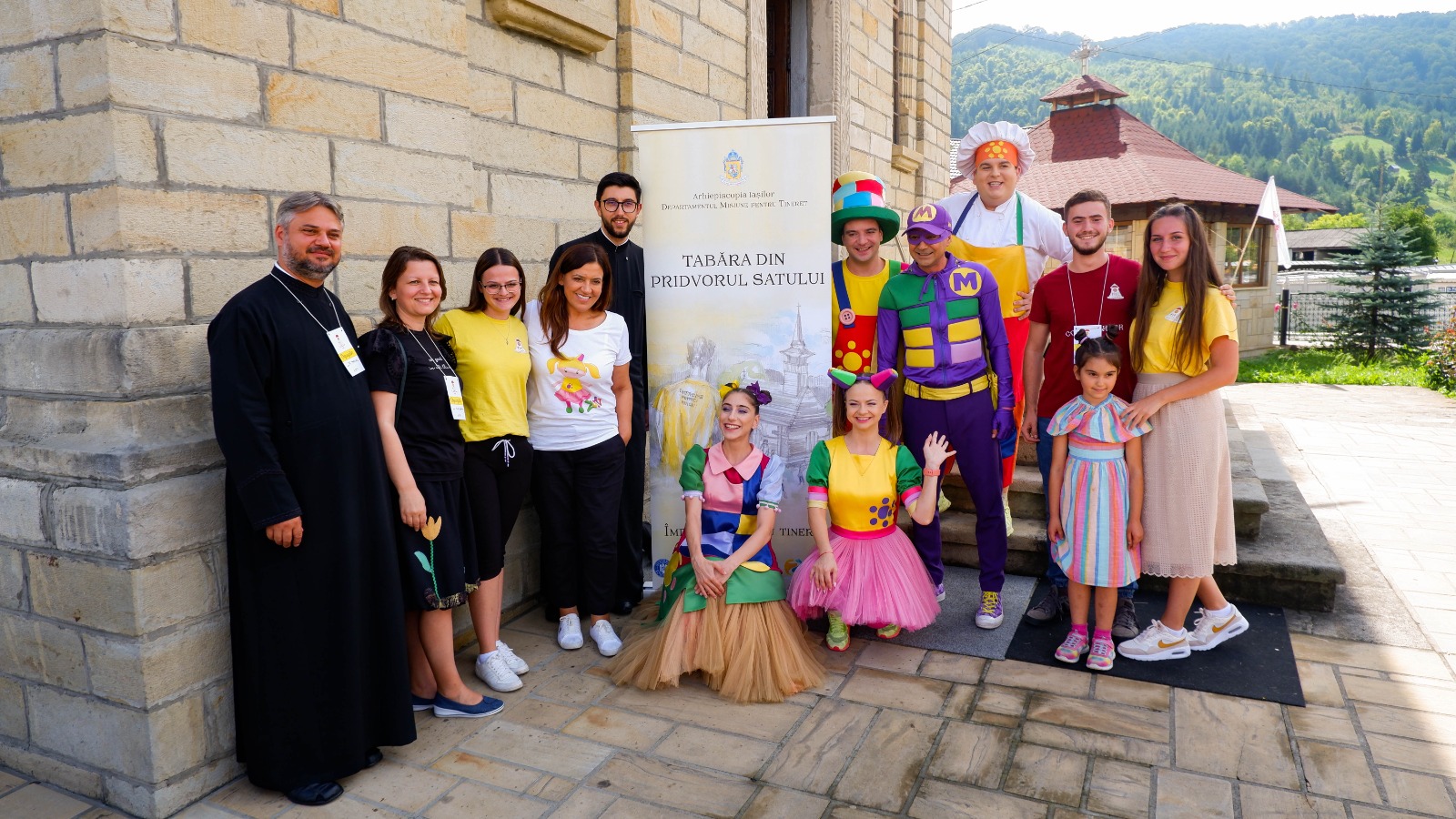 Gașca Zurli, alături de participanții la „Tabăra din pridvorul satului”