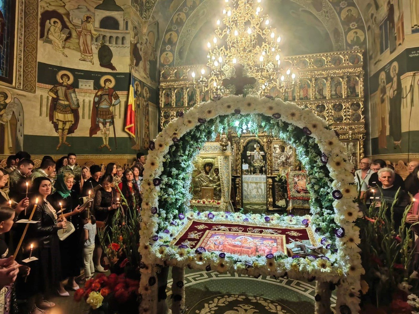 Grupul „Răzeșii” din Botoșani a vizitat ctitoria și mormântul Domnitorului Alexandru cel Bun