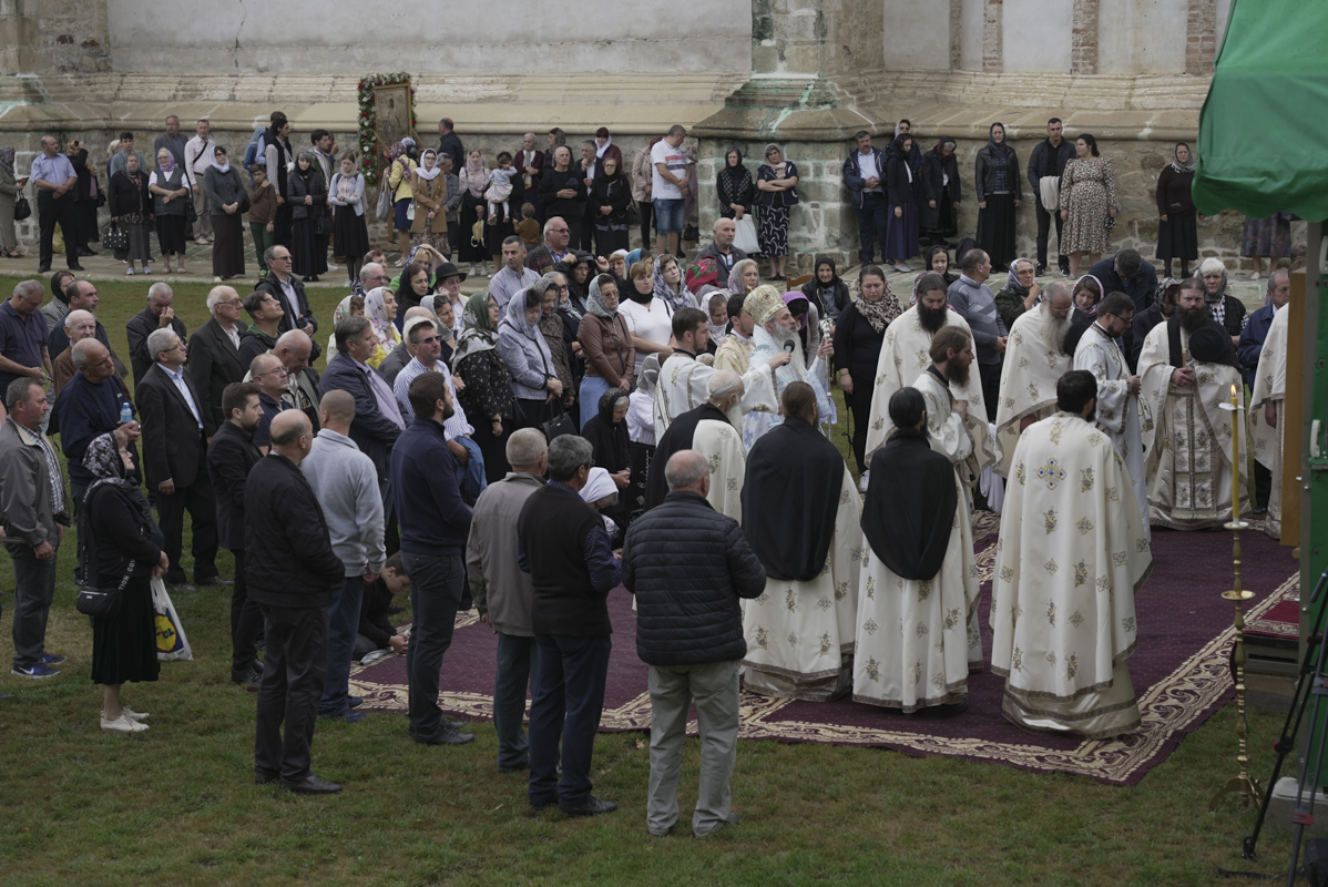 Foto: Adrian Sârbu Hramul Mănăstirii Bistrița: „Prin Domnul Hristos și prin Preasfânta Născătoare de Dumnezeu am redobândit Raiul”