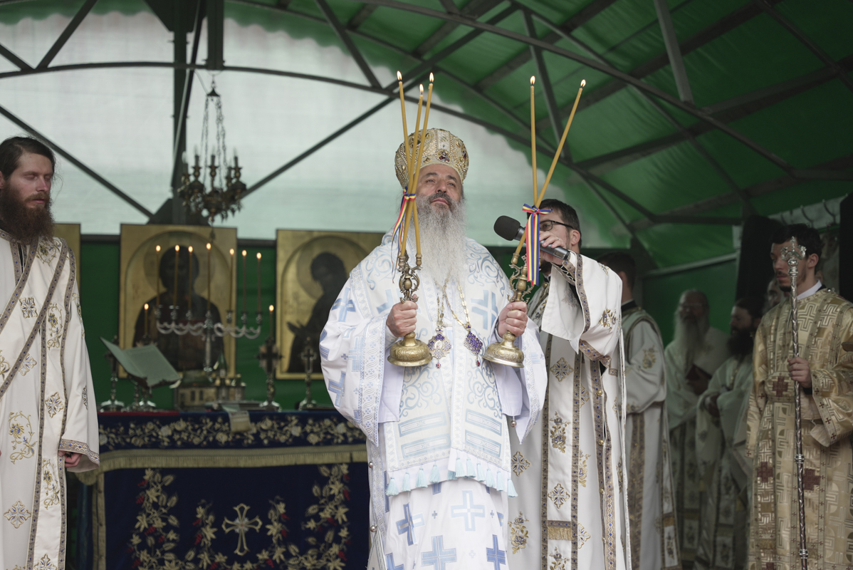 Foto: Adrian Sârbu Hramul Mănăstirii Bistrița: „Prin Domnul Hristos și prin Preasfânta Născătoare de Dumnezeu am redobândit Raiul”