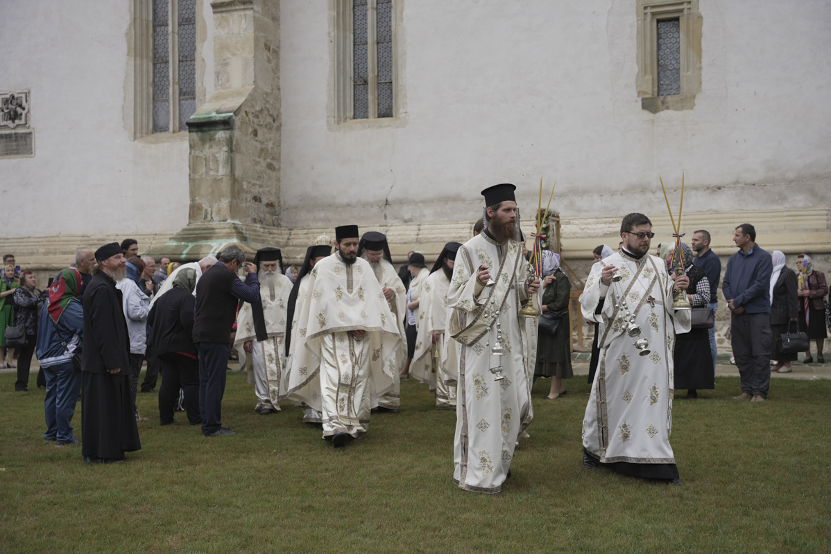 Foto: Adrian Sârbu Hramul Mănăstirii Bistrița: „Prin Domnul Hristos și prin Preasfânta Născătoare de Dumnezeu am redobândit Raiul”