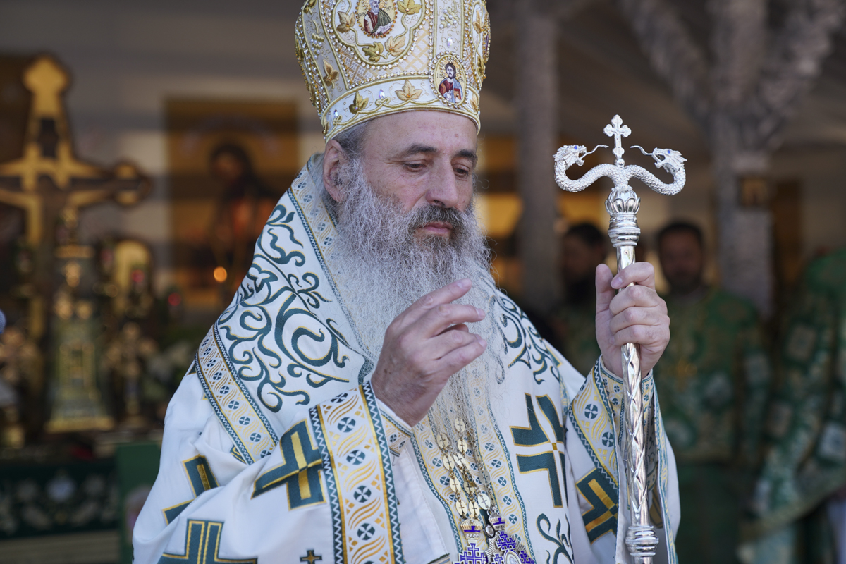 Foto: Constantin Comici Sărbătoare la Crăiniceni: „Mergând pe urmele Sfântului Ioan Iacob Românul și Hozevitul, și noi devenim însetați după lumină”