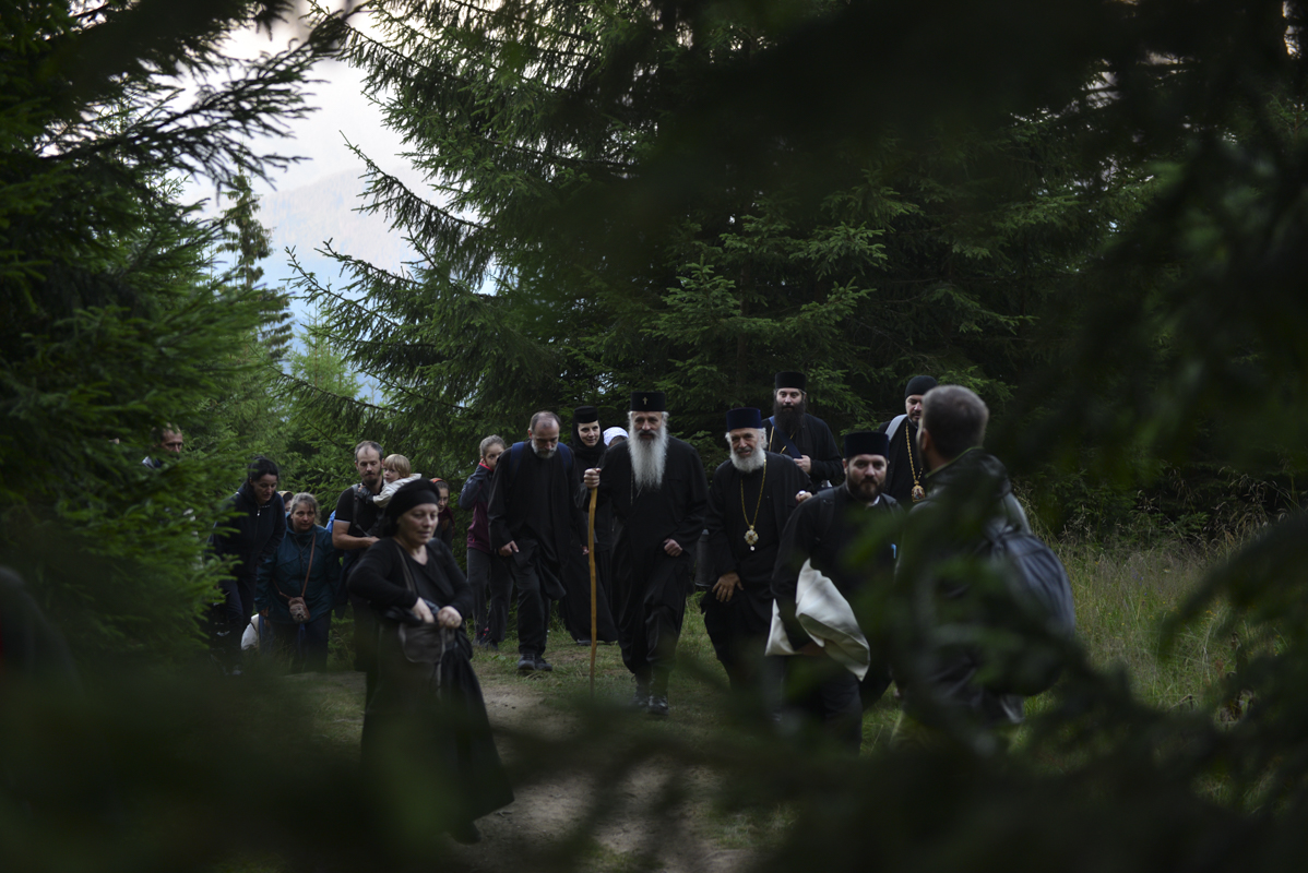 IPS Părinte Casian, la slujba hramului mănăstirii situate la 1800 metri altitudine: „Taborul României este, fără îndoială, Muntele Ceahlău”