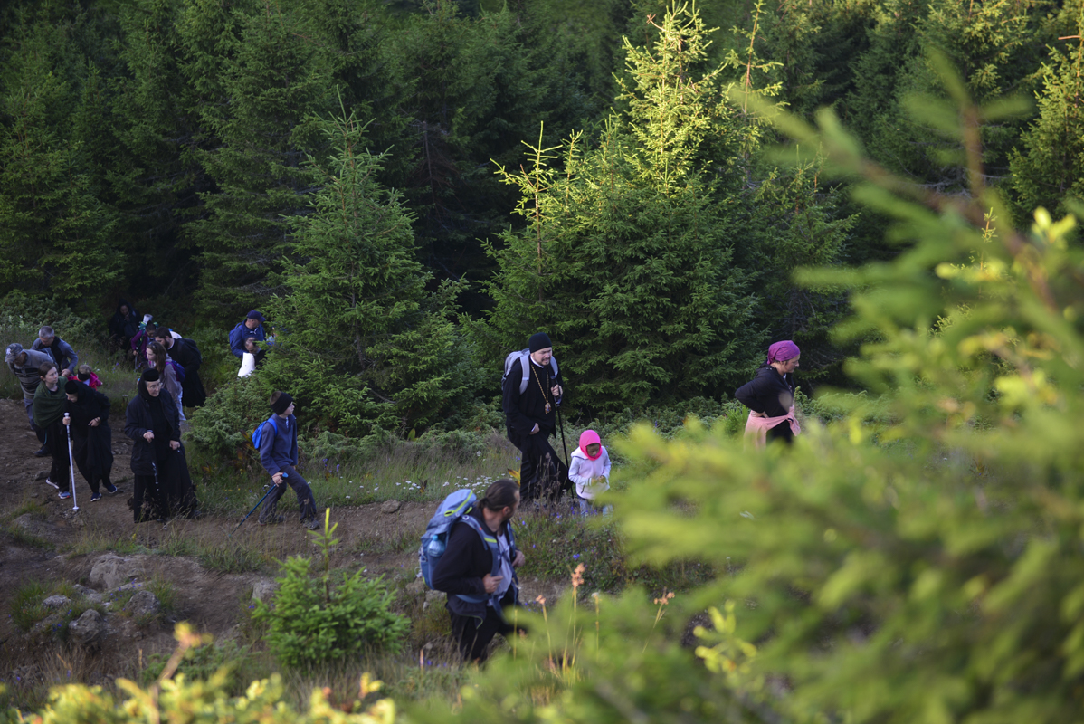 IPS Părinte Casian, la slujba hramului mănăstirii situate la 1800 metri altitudine: „Taborul României este, fără îndoială, Muntele Ceahlău”