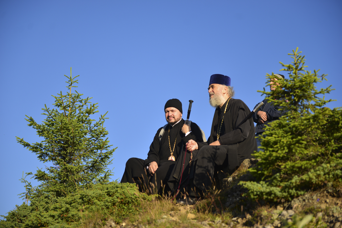 IPS Părinte Casian, la slujba hramului mănăstirii situate la 1800 metri altitudine: „Taborul României este, fără îndoială, Muntele Ceahlău”