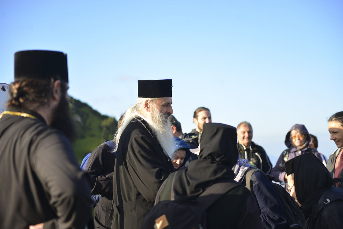 IPS Părinte Casian, la slujba hramului mănăstirii situate la 1800 metri altitudine: „Taborul României este, fără îndoială, Muntele Ceahlău”
