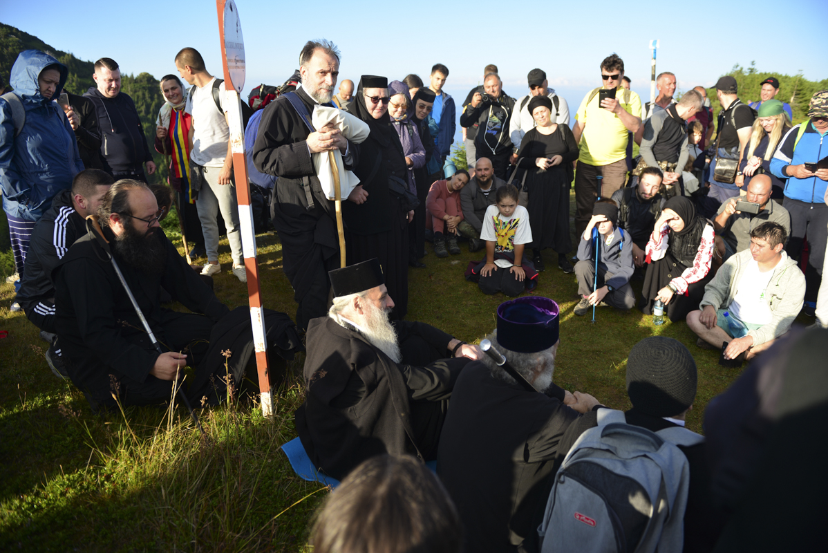 IPS Părinte Casian, la slujba hramului mănăstirii situate la 1800 metri altitudine: „Taborul României este, fără îndoială, Muntele Ceahlău”