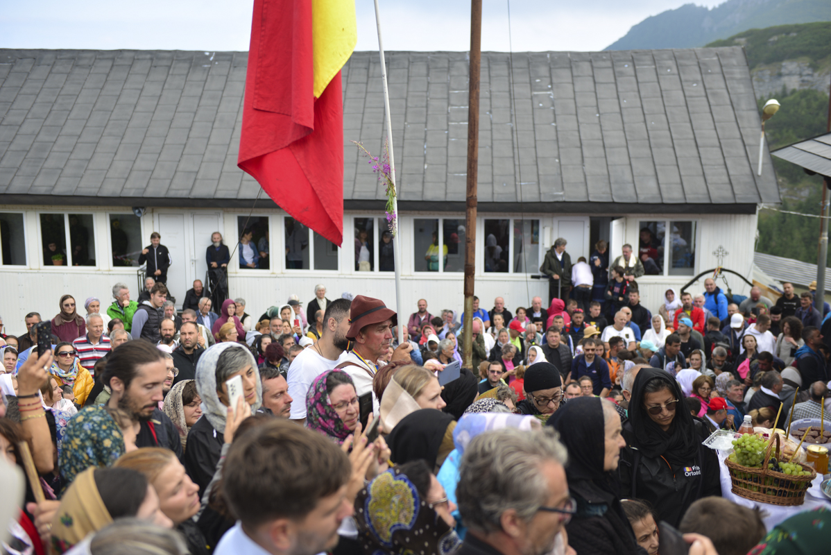 IPS Părinte Casian, la slujba hramului mănăstirii situate la 1800 metri altitudine: „Taborul României este, fără îndoială, Muntele Ceahlău”