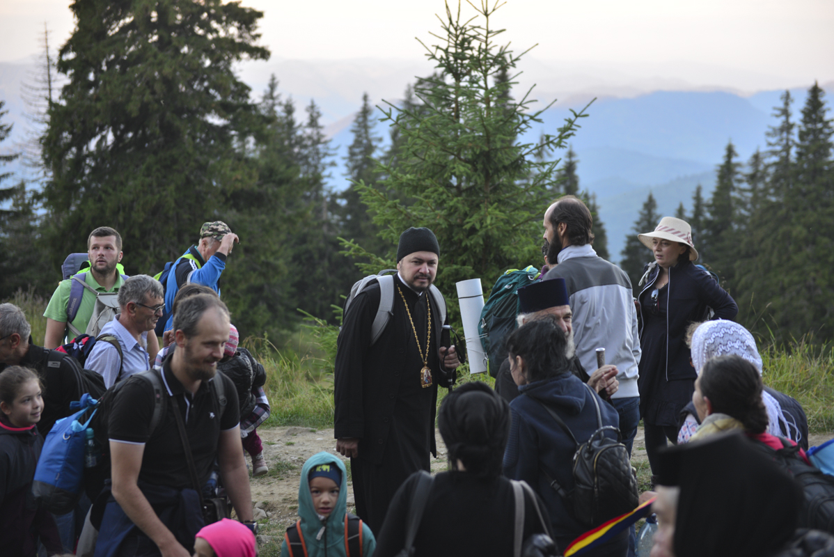 IPS Părinte Casian, la slujba hramului mănăstirii situate la 1800 metri altitudine: „Taborul României este, fără îndoială, Muntele Ceahlău”