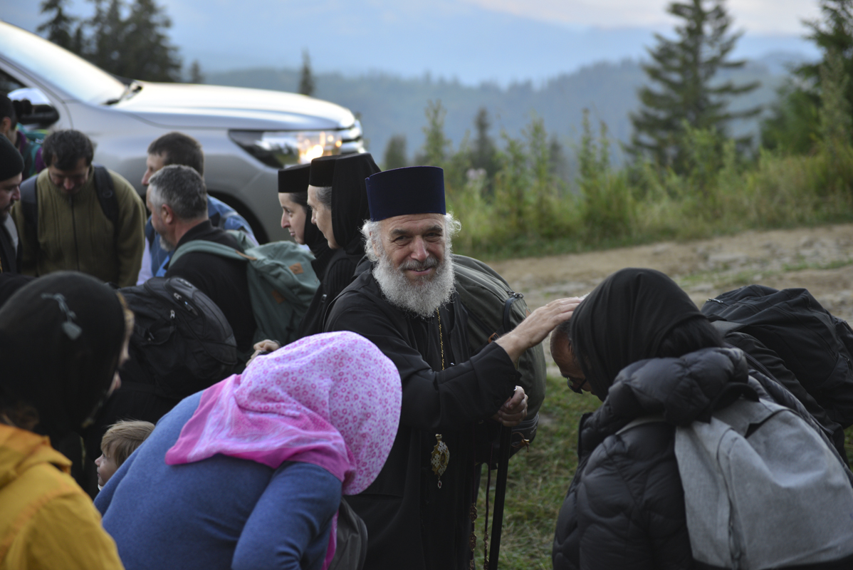 IPS Părinte Casian, la slujba hramului mănăstirii situate la 1800 metri altitudine: „Taborul României este, fără îndoială, Muntele Ceahlău”
