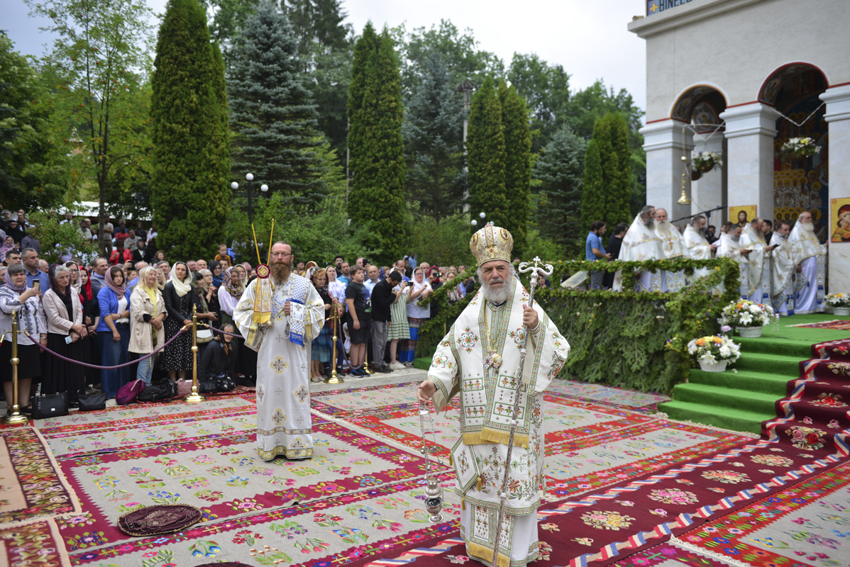 Liturghii arhierești, în cinstea Sfintei Cuvioase Teodora de la Sihla: „Ce este viața de rugăciune?”