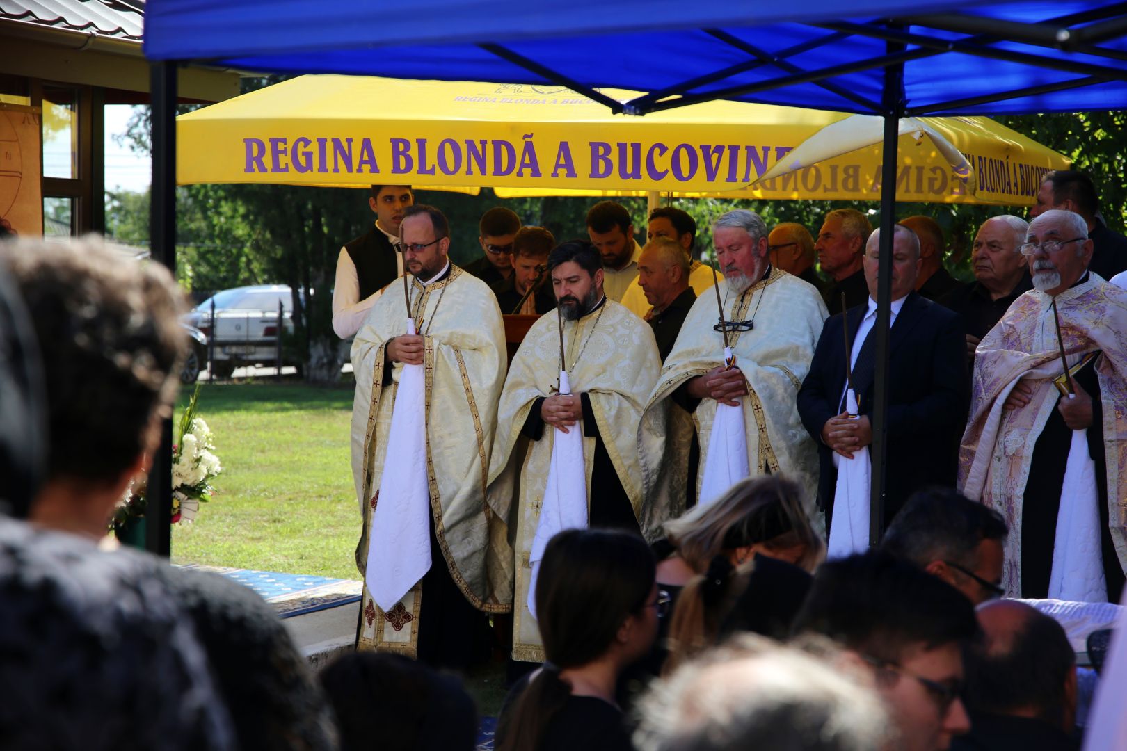 Părintele Mihai Carp de la Parohia Lețcani a fost condus pe ultimul drum