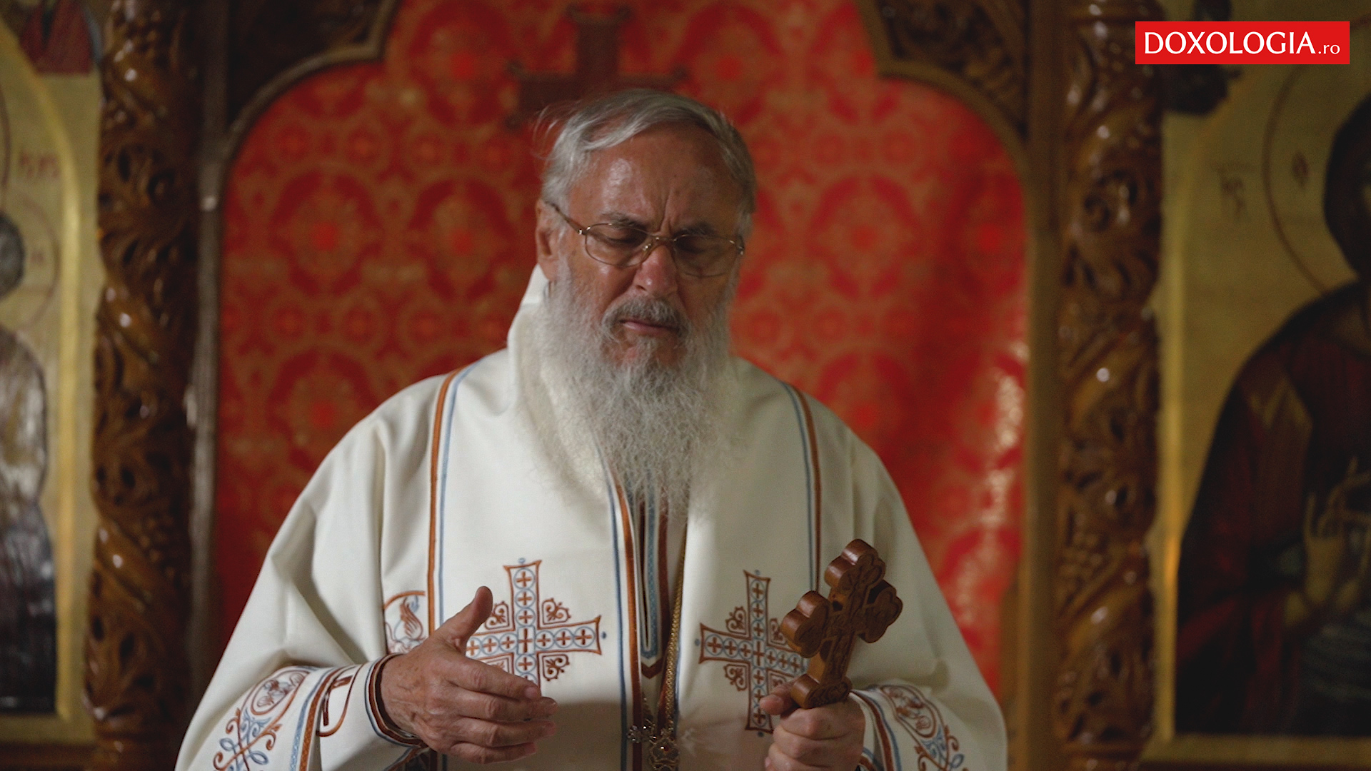 (Video) „Nicăieri nu ne simțim mai uniți cu Dumnezeu ca în Biserică” - IPS Serafim