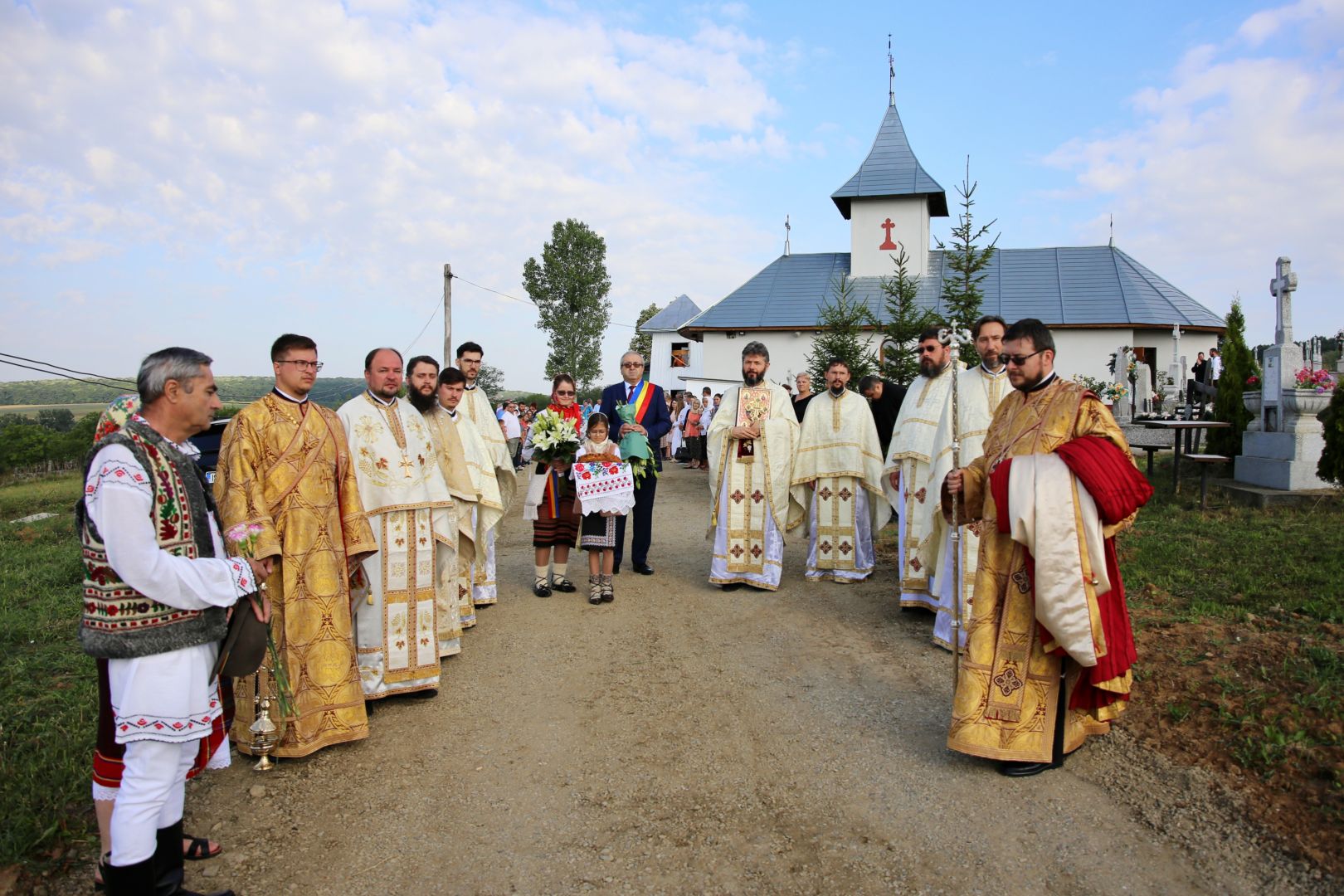 Părintele Mitropolit Teofan a slujit la Parohia Slobozia: „Să primească Dumnezeu inima noastră ca jertfă în fața Lui”