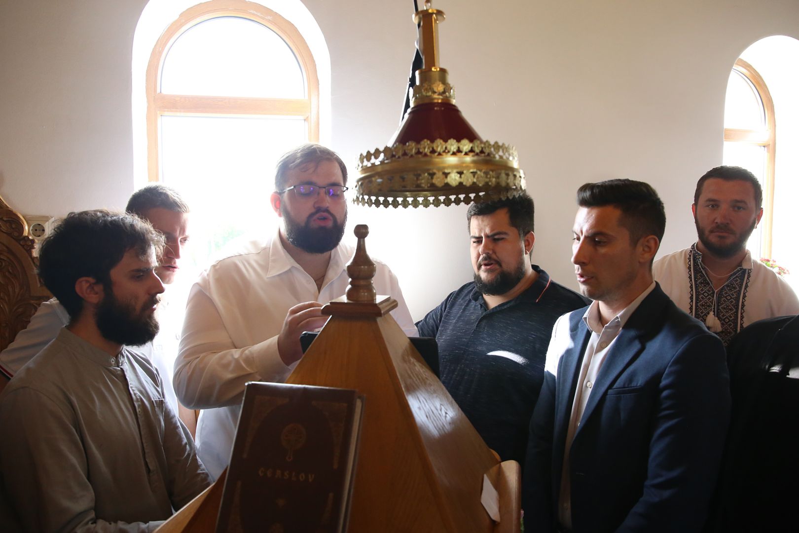 Părintele Mitropolit Teofan a slujit la Parohia Slobozia: „Să primească Dumnezeu inima noastră ca jertfă în fața Lui”