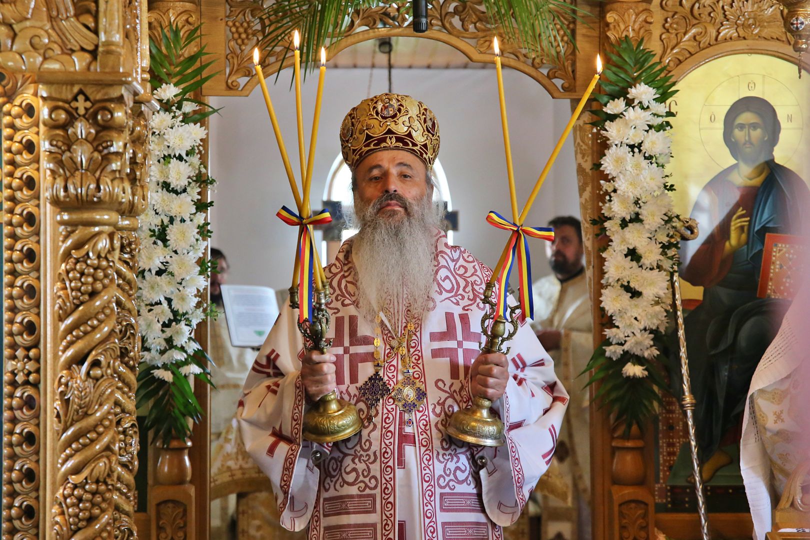 Părintele Mitropolit Teofan a slujit la Parohia Slobozia: „Să primească Dumnezeu inima noastră ca jertfă în fața Lui”