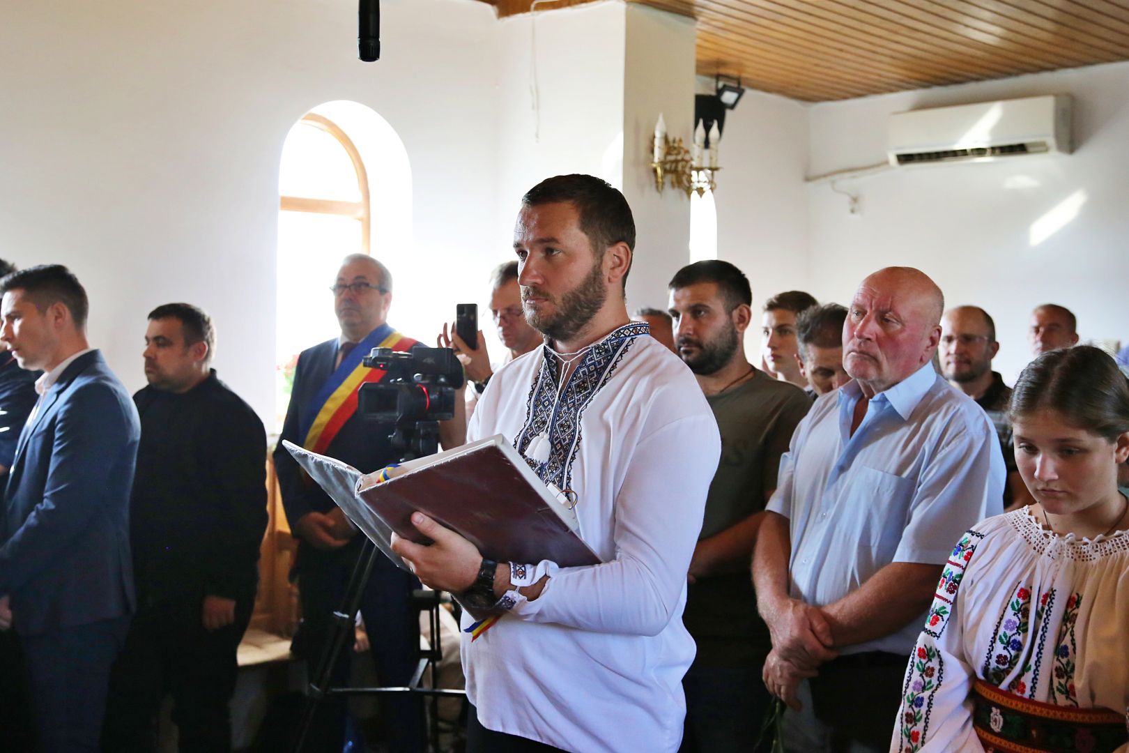 Părintele Mitropolit Teofan a slujit la Parohia Slobozia: „Să primească Dumnezeu inima noastră ca jertfă în fața Lui”