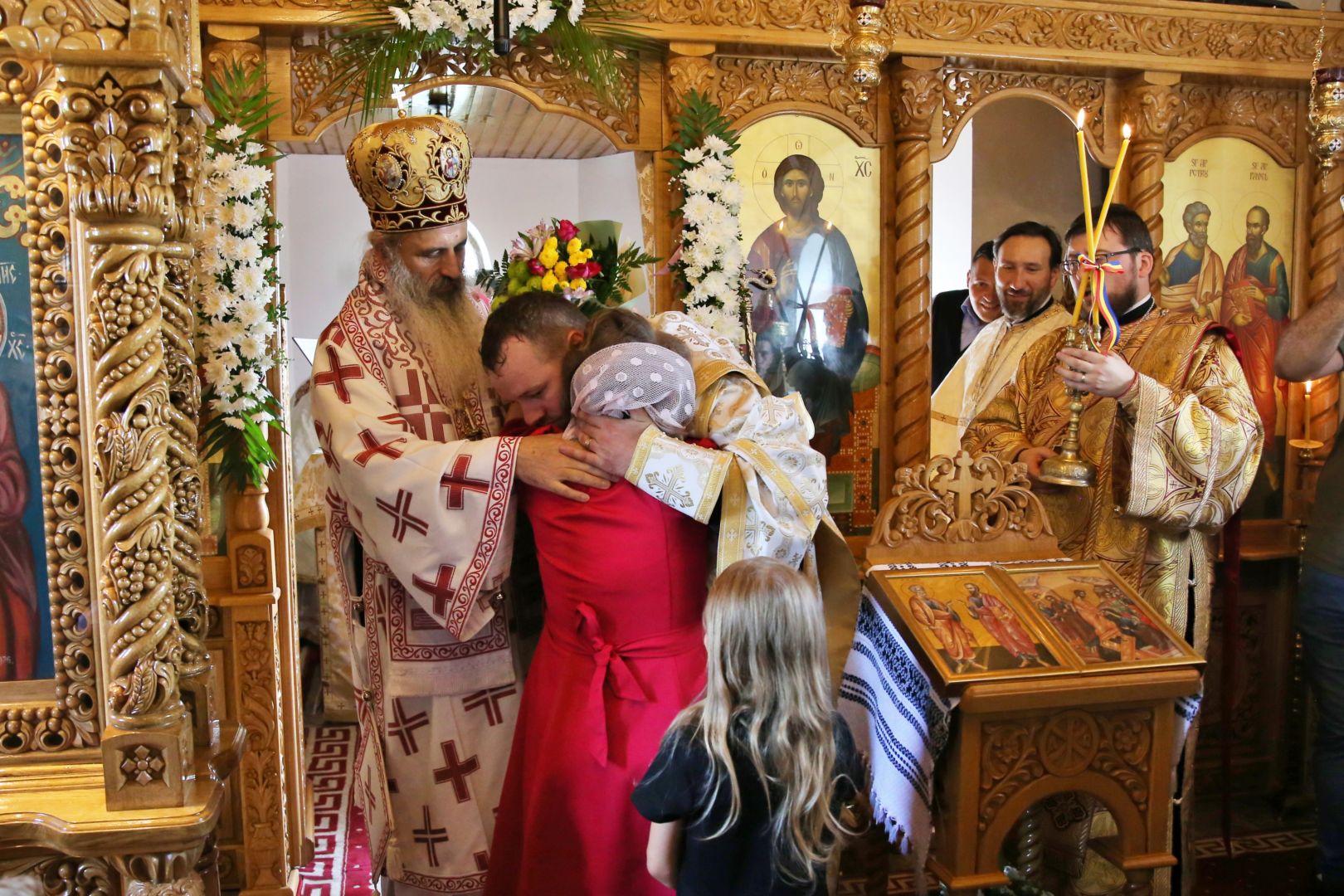 Părintele Mitropolit Teofan a slujit la Parohia Slobozia: „Să primească Dumnezeu inima noastră ca jertfă în fața Lui”