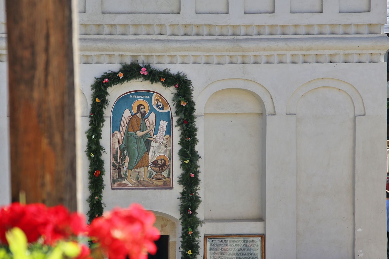 Tăierea Capului Sfântului Ioan Botezătorul: Doi ierarhi au fost prezenți la hramul Mănăstirii Secu