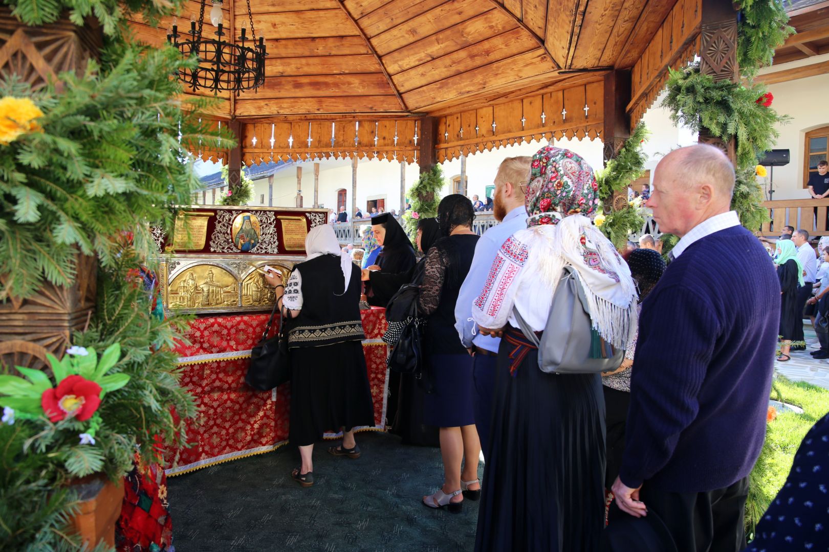 Tăierea Capului Sfântului Ioan Botezătorul: Doi ierarhi au fost prezenți la hramul Mănăstirii Secu