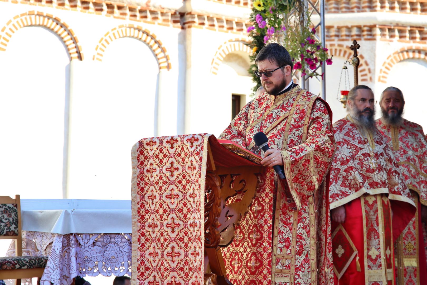 Tăierea Capului Sfântului Ioan Botezătorul: Doi ierarhi au fost prezenți la hramul Mănăstirii Secu