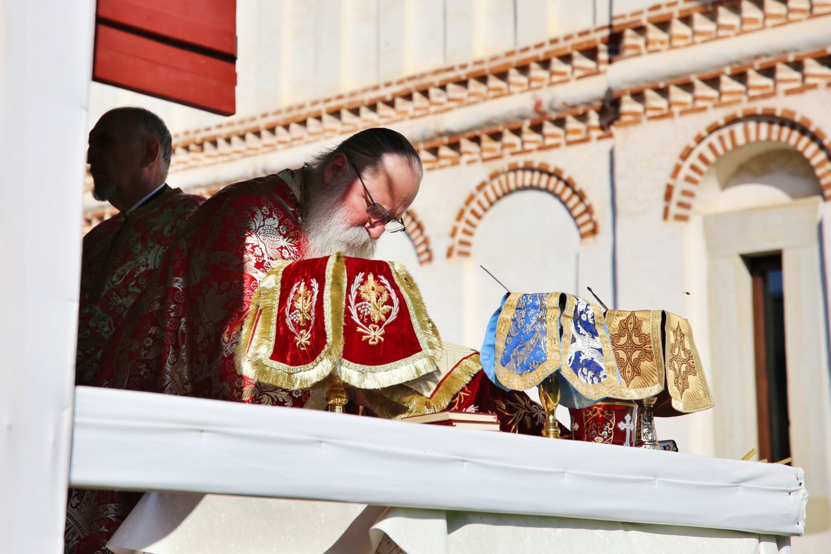 Tăierea Capului Sfântului Ioan Botezătorul: Doi ierarhi au fost prezenți la hramul Mănăstirii Secu