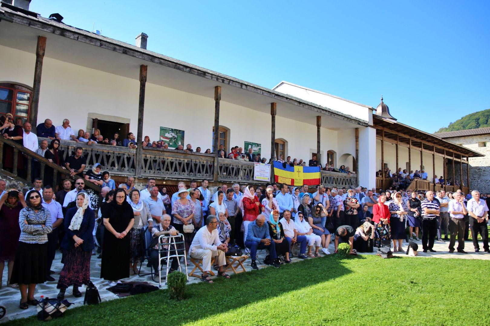 Tăierea Capului Sfântului Ioan Botezătorul: Doi ierarhi au fost prezenți la hramul Mănăstirii Secu