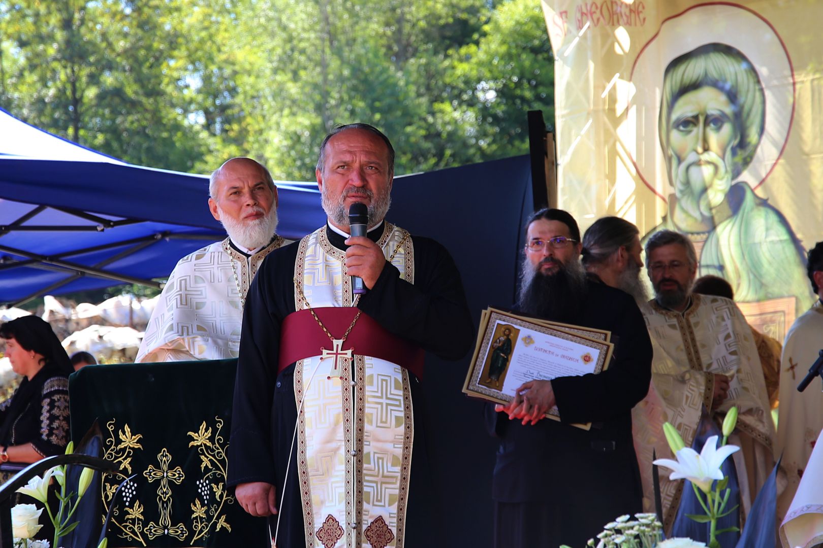 Mitropolitul Moldovei și Bucovinei a sfințit Biserica din Bucureni – Dămuc