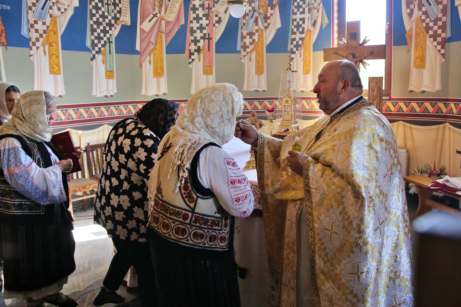 Mitropolitul Moldovei și Bucovinei a sfințit Biserica din Bucureni – Dămuc