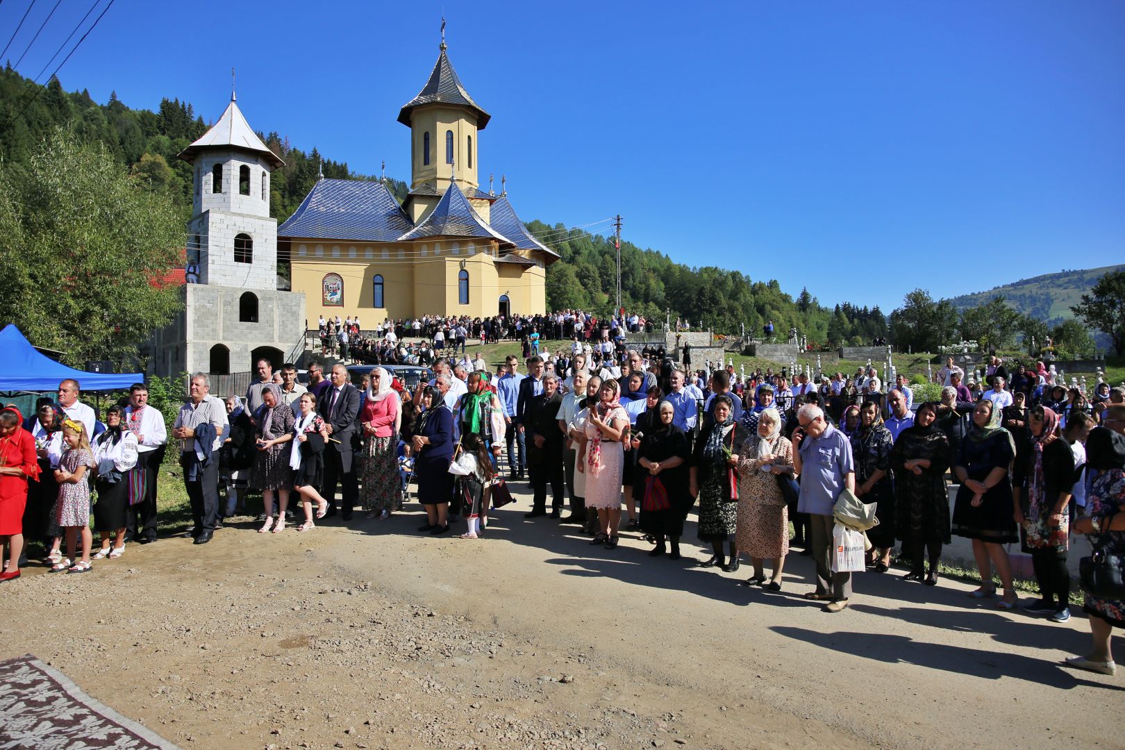 Mitropolitul Moldovei și Bucovinei a sfințit Biserica din Bucureni – Dămuc