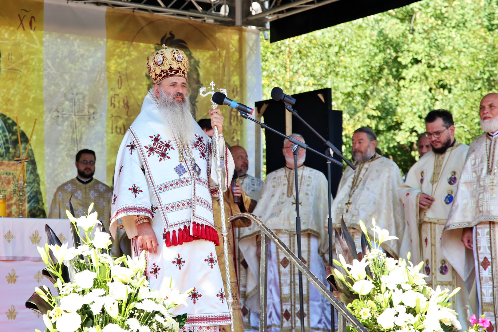 Mitropolitul Moldovei și Bucovinei a sfințit Biserica din Bucureni – Dămuc