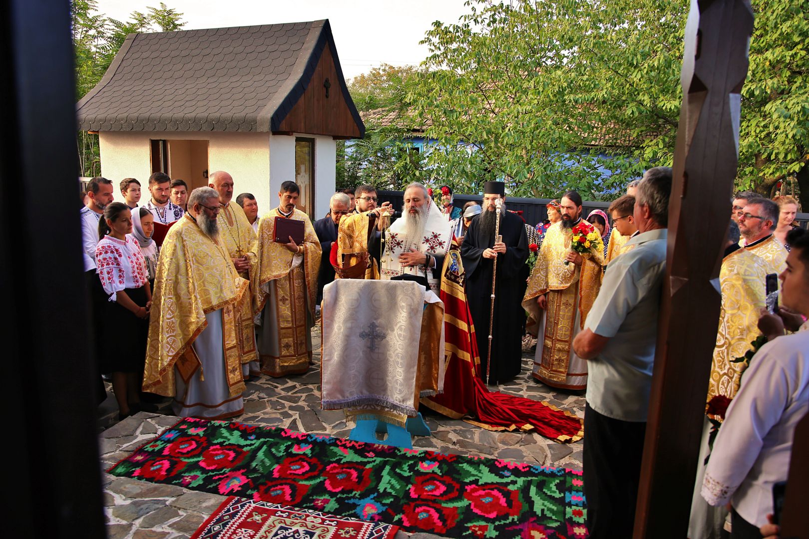 Biserica filiei Broșteni – Băbiceni a primit veșmântul cel nou al sfințirii